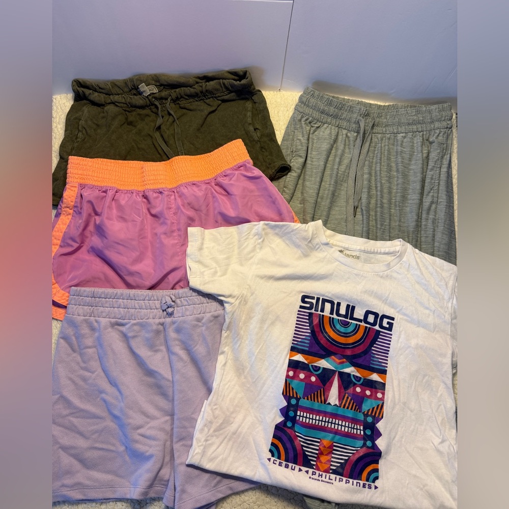 Women’s Colorful Graphic T-Shirt, Shorts and Jogger Set. Size Medium.